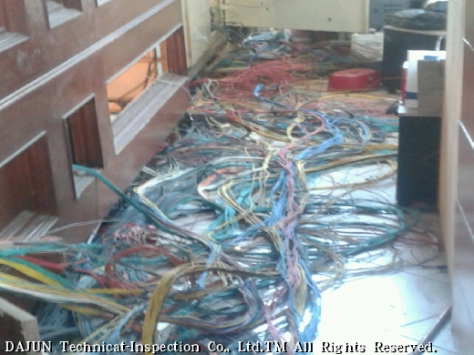 光撈出來部分線路就佔滿了走道